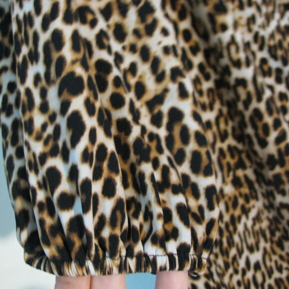 * 2/$15 Worthington Animal Print Top 1X Plus Size Faux Wrap Style Knot Tie - Picture 3 of 5